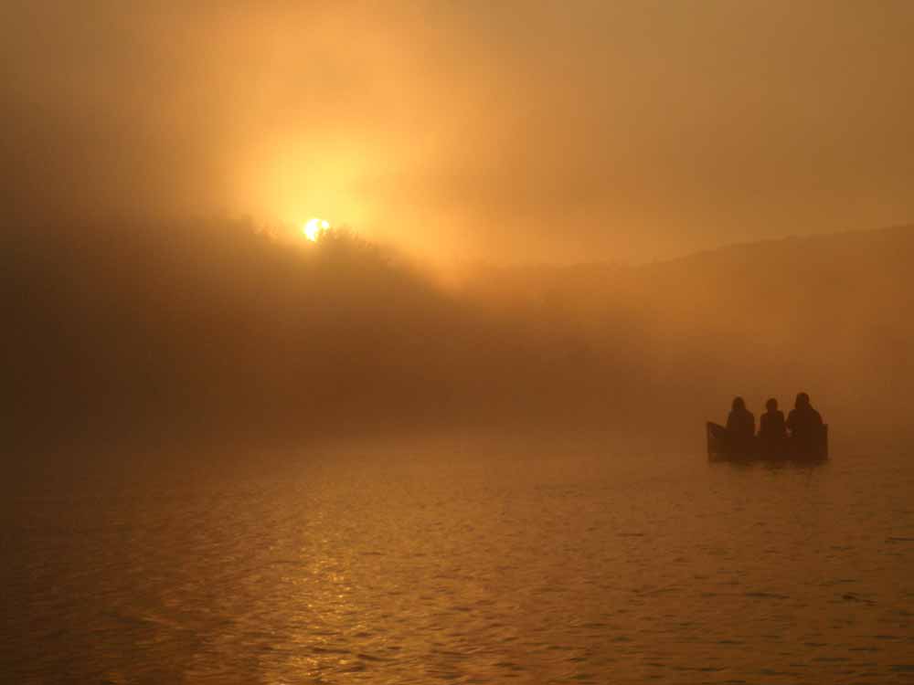 trip-sunrise-canoe